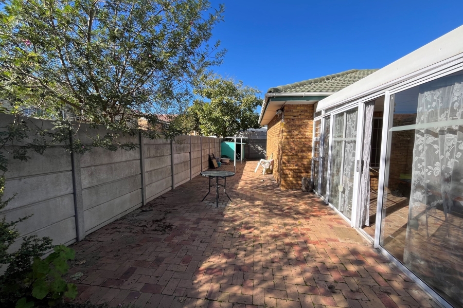 To Let 3 Bedroom Property for Rent in Soneike Western Cape